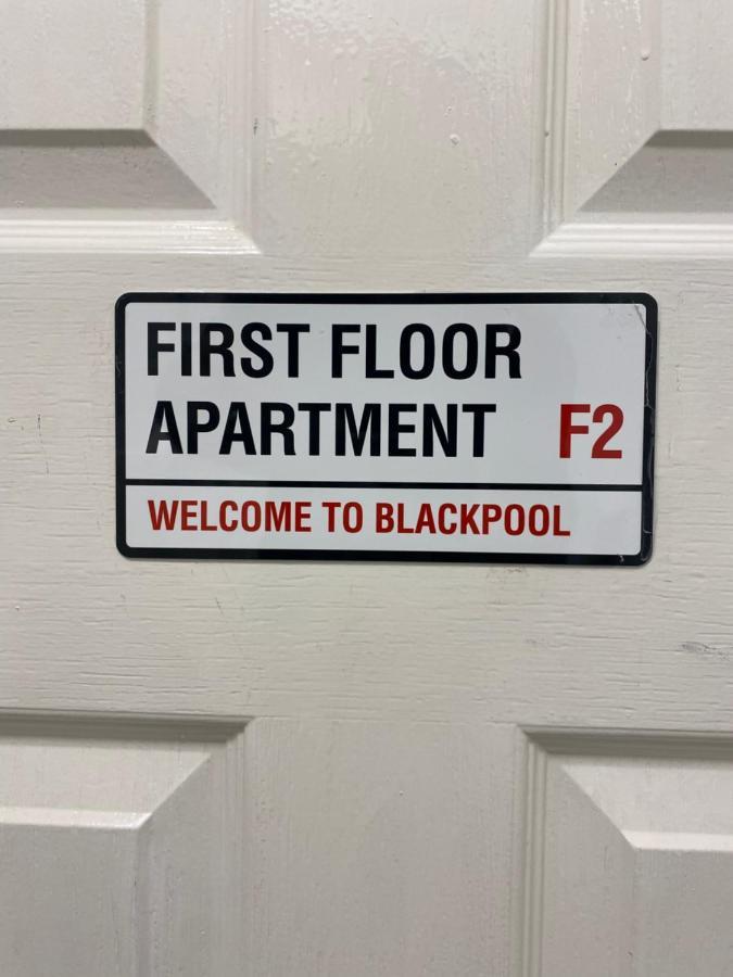 Ali'S Holiday Apartments F2 黑潭 外观 照片
